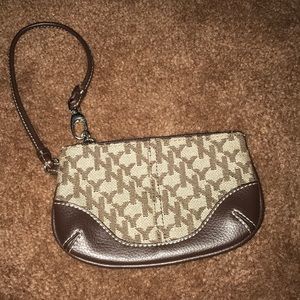 New York and company Wristlet